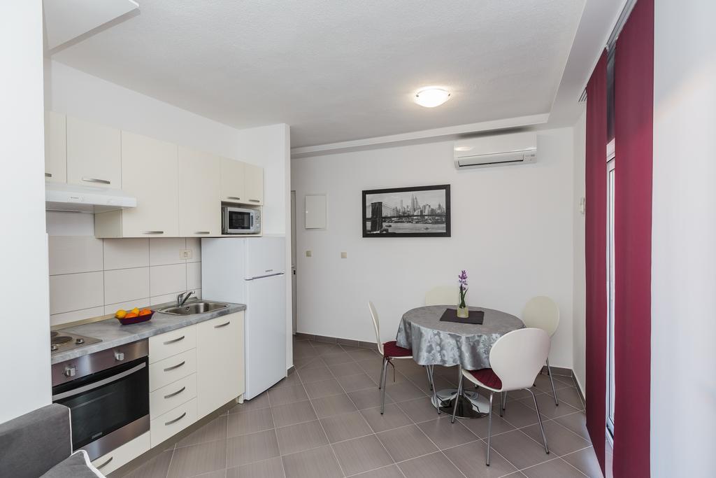 Apartments Viljac Trogir Ruang foto